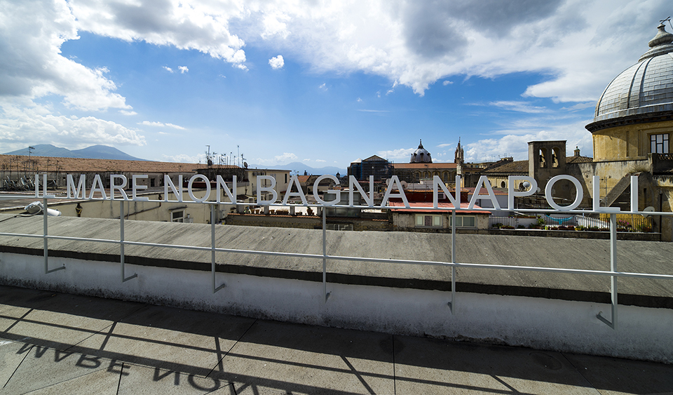 Bianco-Valente  Il mare non bagna Napoli, Installazione, 2015, Museo  Madre, Napoli