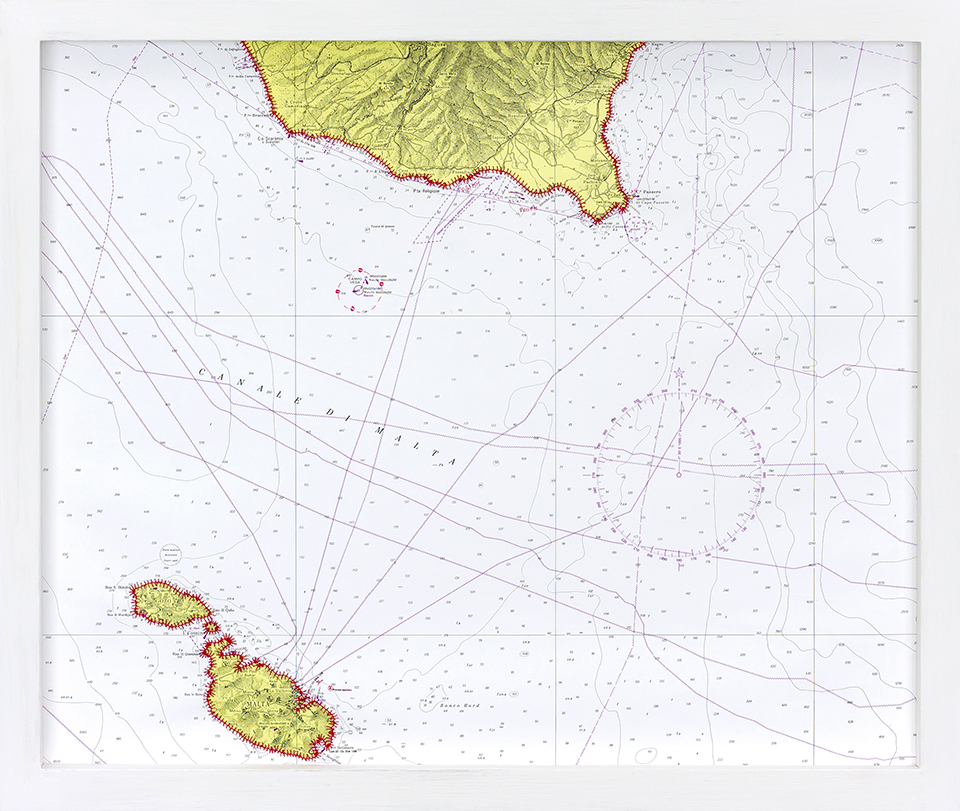 Bianco-Valente, Linea di costa (Malta e Sicilia), 2014, mappa nautica e filo di cotone rosso
