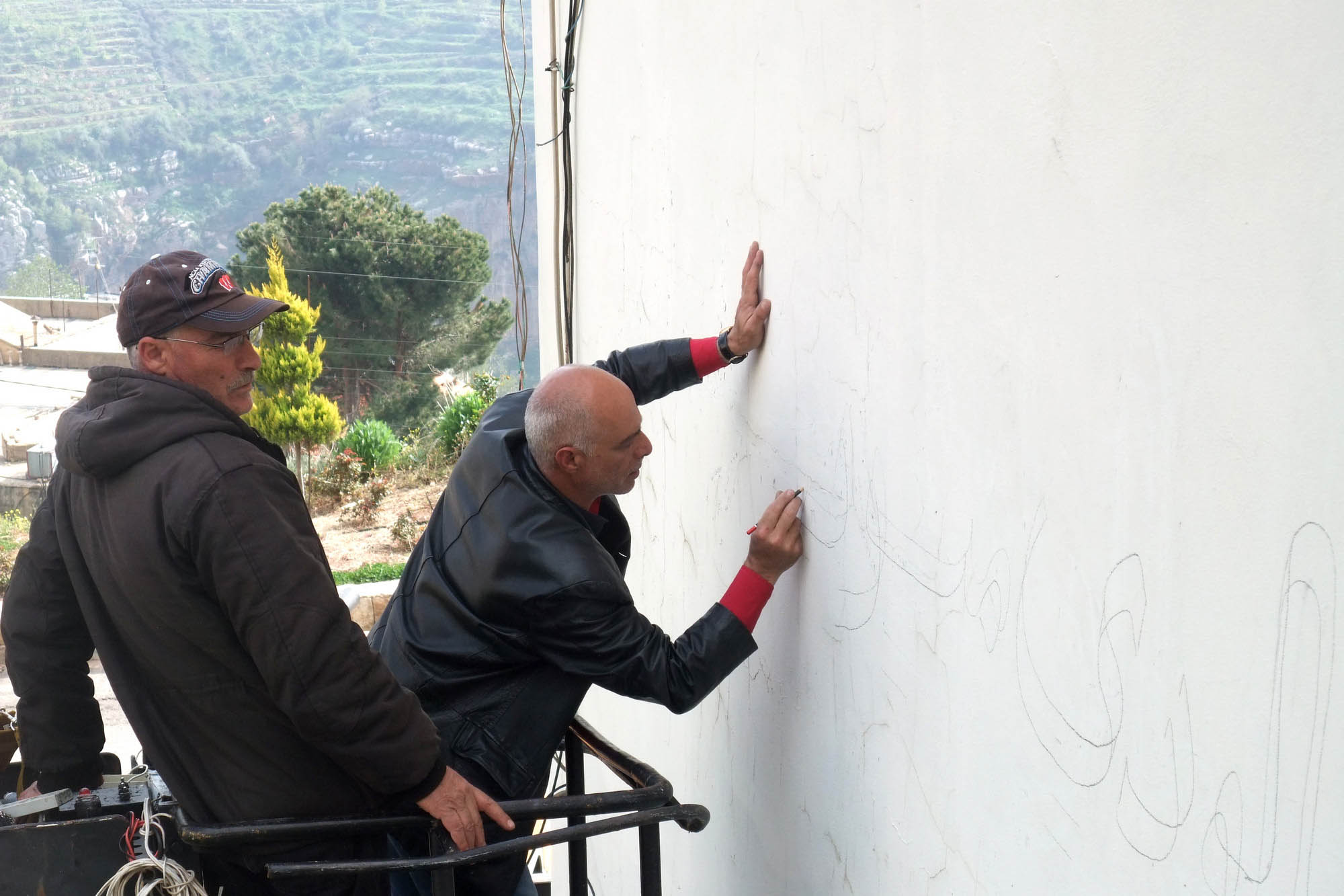 Come il vento (Like the Wind), 2013, Becharre, Libano, documentazione dell'intervento sui muri della città