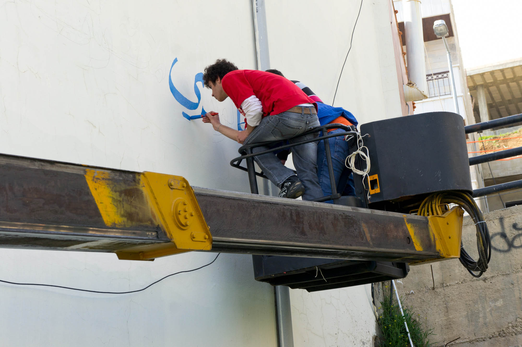 Come il vento (Like the Wind), 2013, Becharre, Libano, documentazione dell'intervento sui muri della città