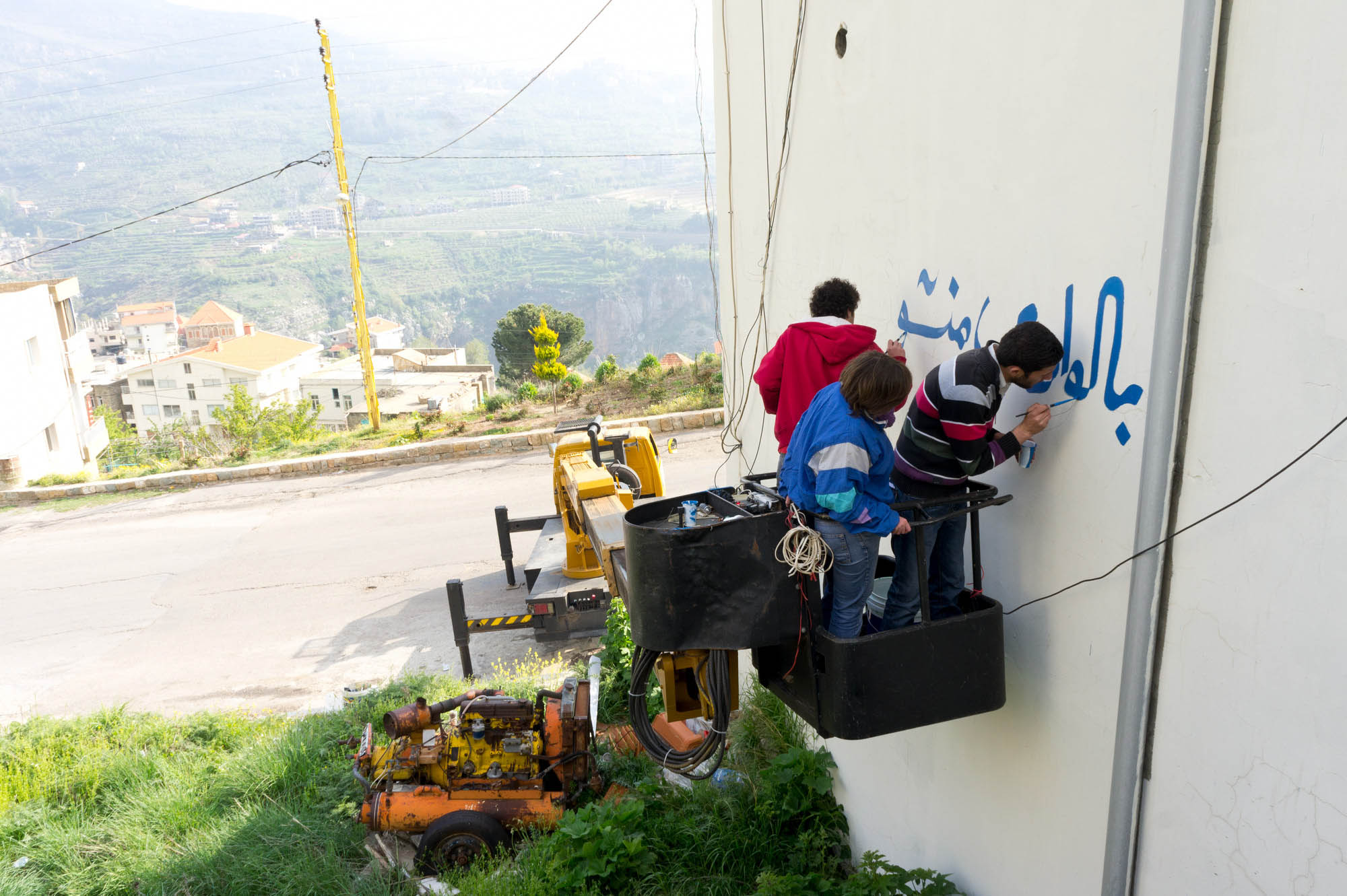 Come il vento (Like the Wind), 2013, Becharre, Libano, documentazione dell'intervento sui muri della città