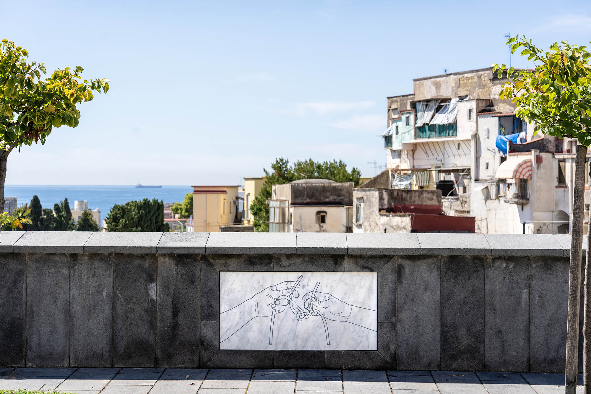 Seconda mano - incisioni su 6 lastre di marmo, Piazza Carlo di Borbone, Ercolano